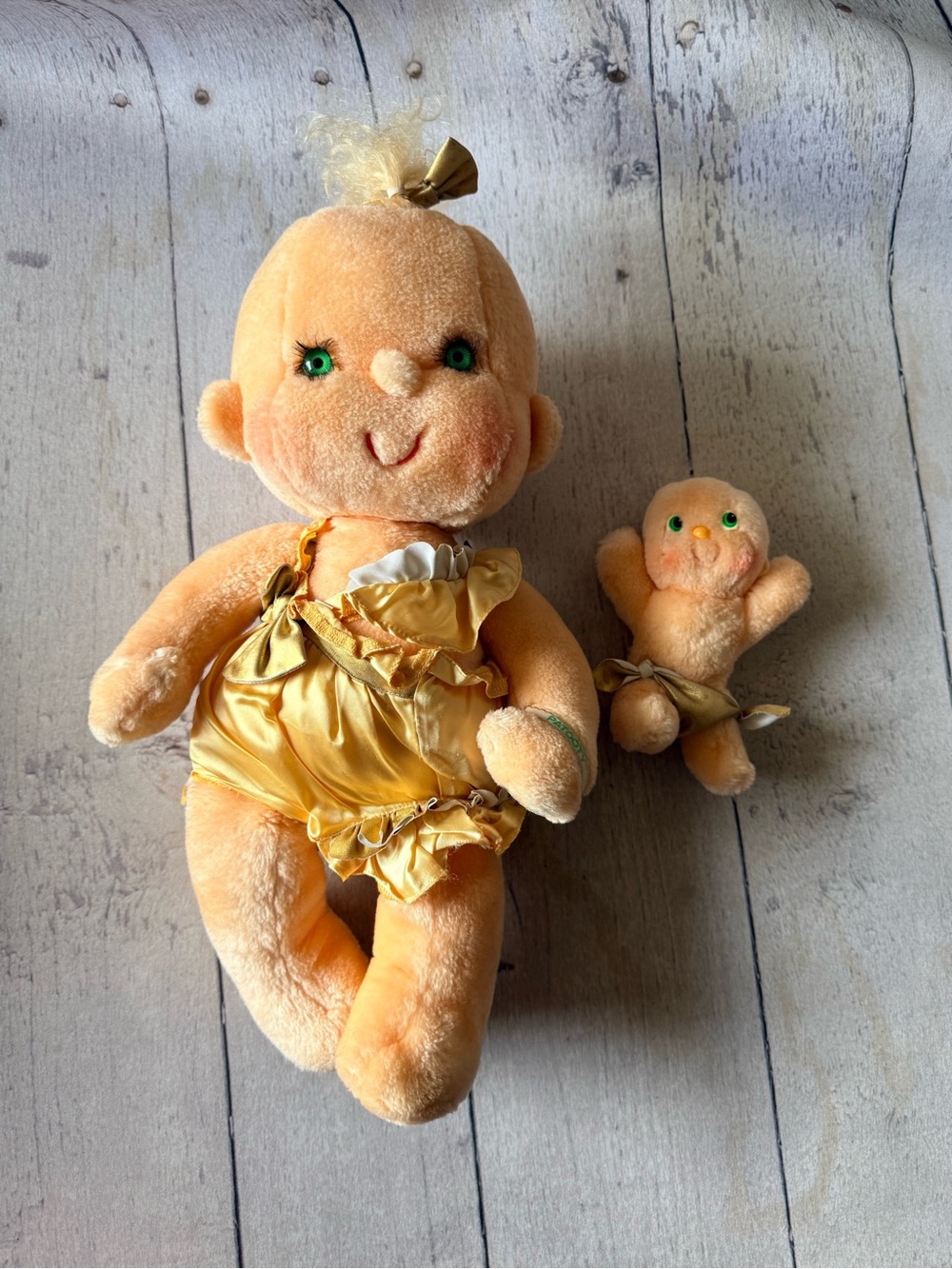 Vintage 1985 Kenner Hugga Bunch Patooty & Cushy Plush Dolls